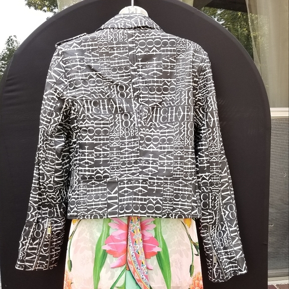 Michael kors Newspaper logo Print Leather jacket Black/white - Picture 10 of 16